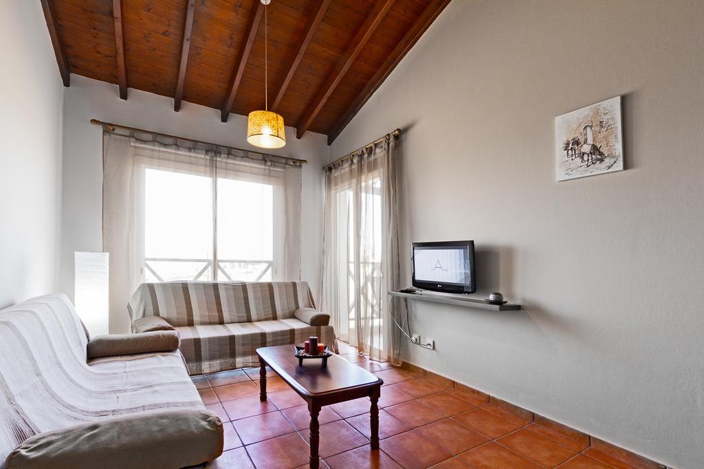 G&E Beach Apartments Полис Екстериор снимка