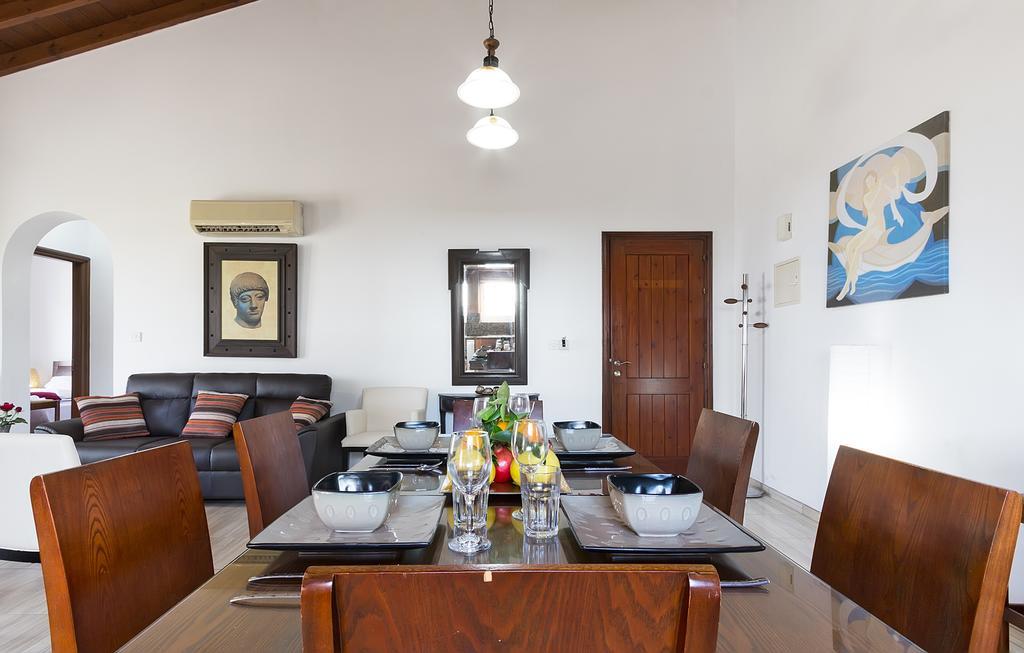G&E Beach Apartments Полис Екстериор снимка
